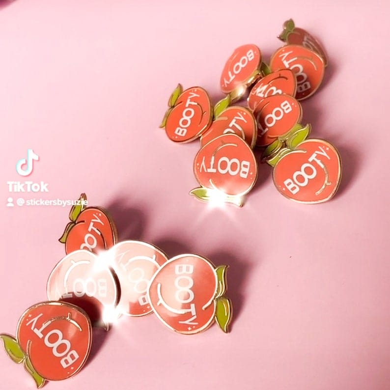 Peach enamel pin - stickersbysuzie